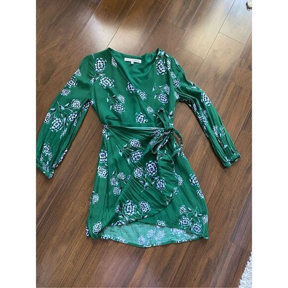 Cashmere and Cupcakes 4 green floral wrap long sleeve mini dress - Picture 7 of 7